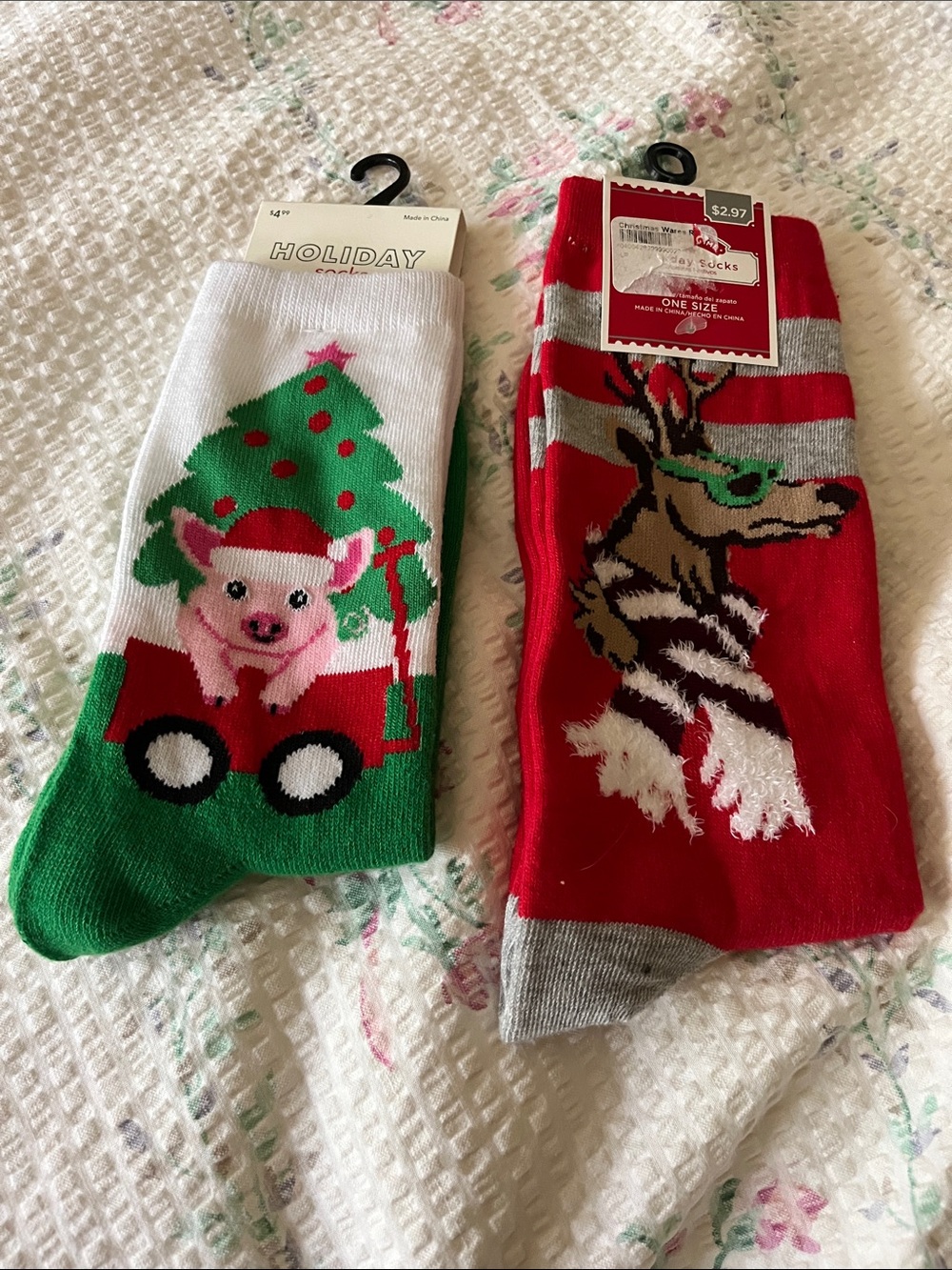 Source Unknown Red & Green Holiday Novelty Socks - Pig & Reindeer
